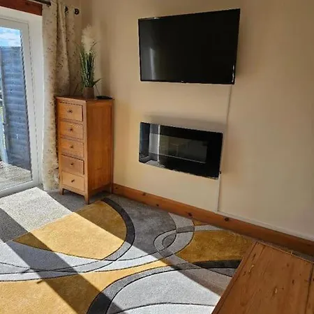 Yew Tree Cow Shed Tiny House Prees Shropshire Apartment Whitchurch  Exterior photo