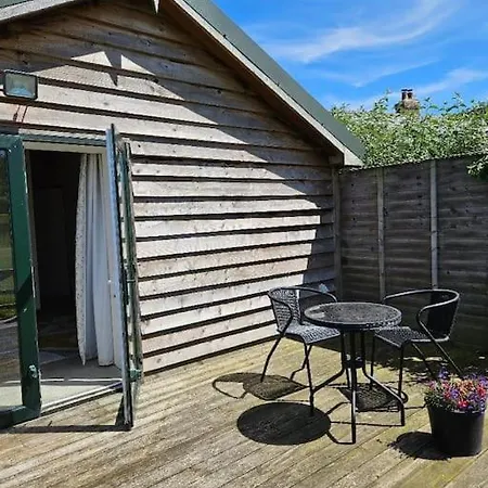 Yew Tree Cow Shed Tiny House Prees Shropshire Apartment Whitchurch  Exterior photo