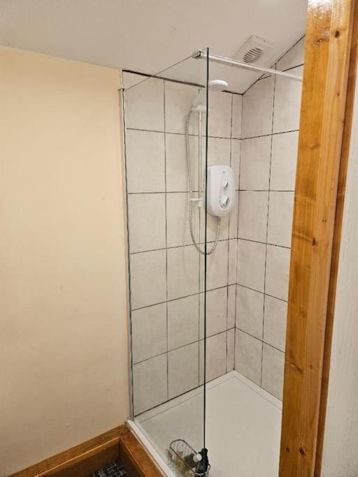 Yew Tree Cow Shed Tiny House Prees Shropshire Apartment Whitchurch (Shropshire)